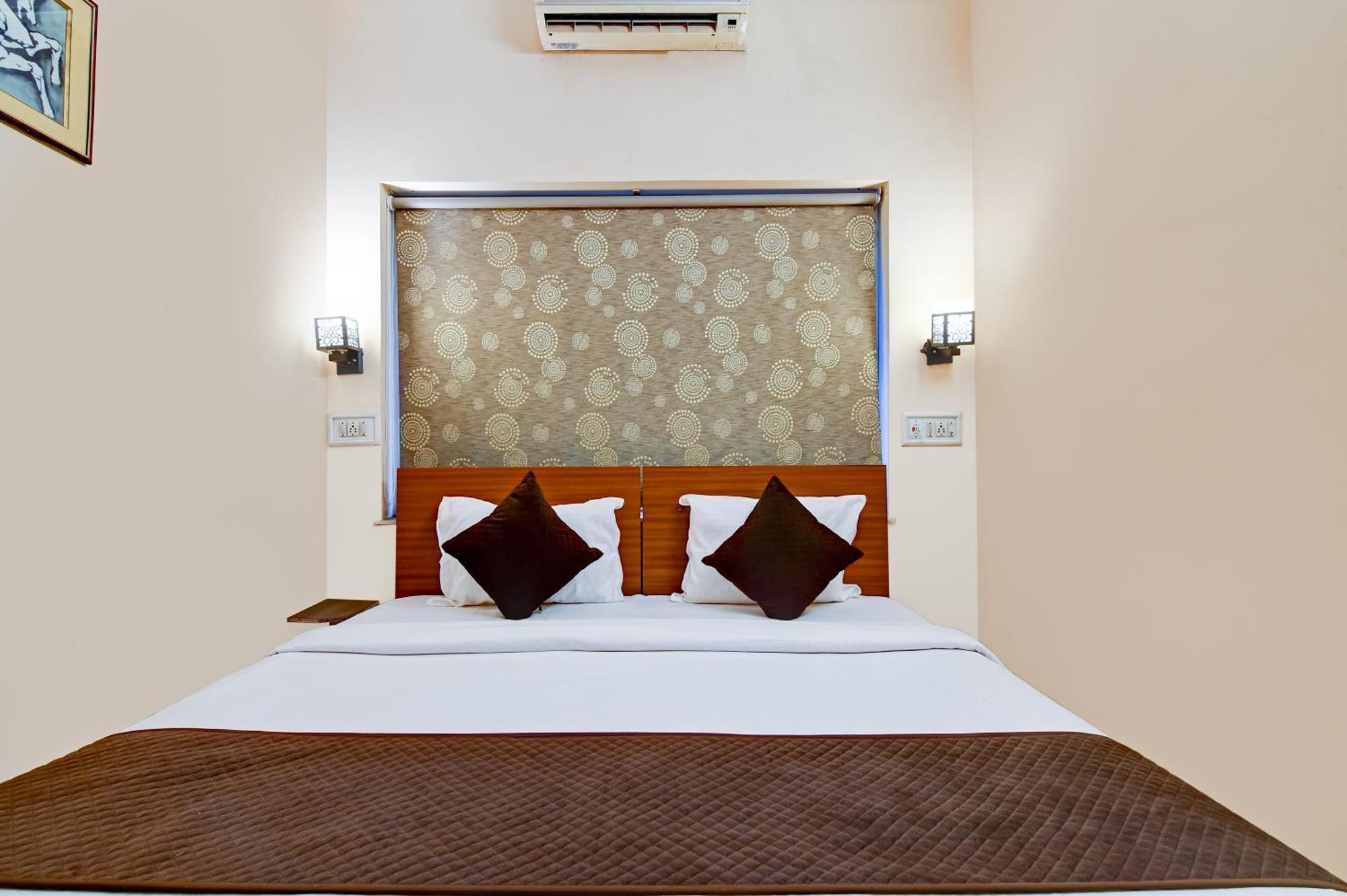 Salt Lake Inn Калькутта Экстерьер фото